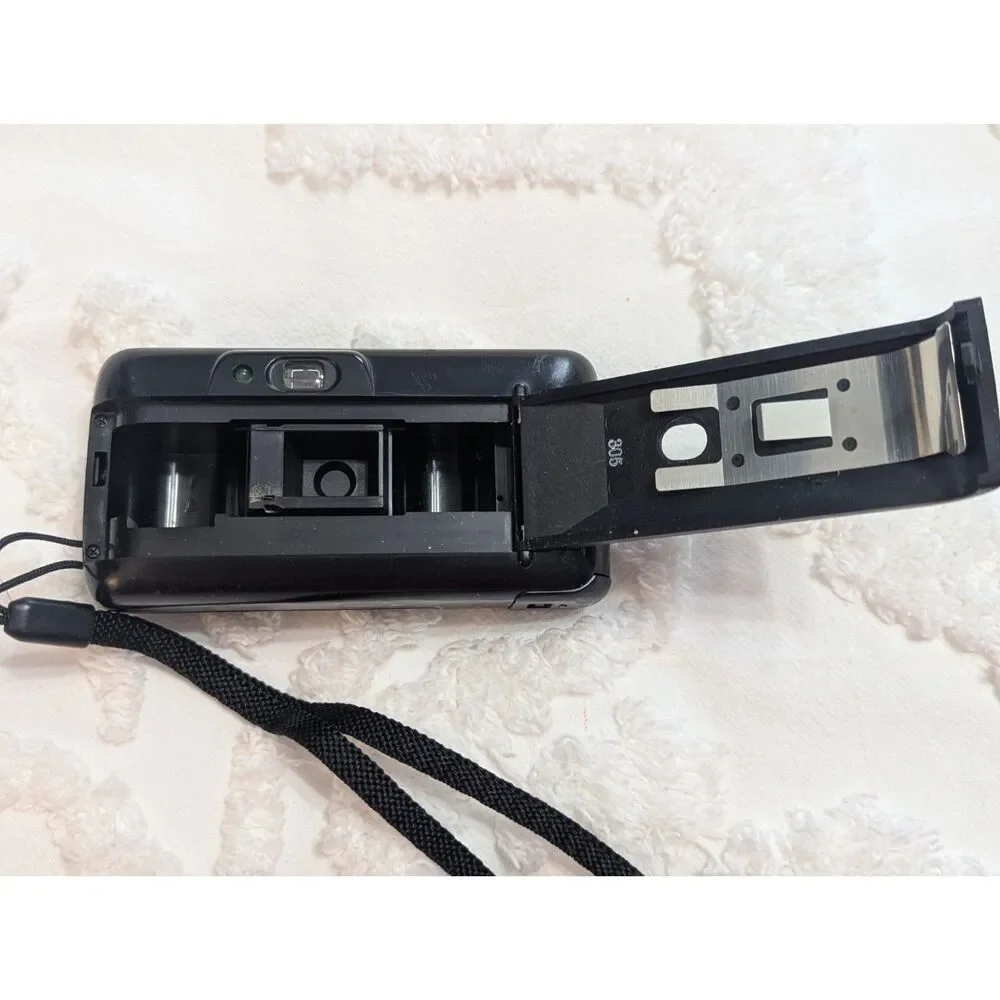 Vivitar Pocket Mate Motor Mini 110 Film Point and Shoot Auto Camera Untested